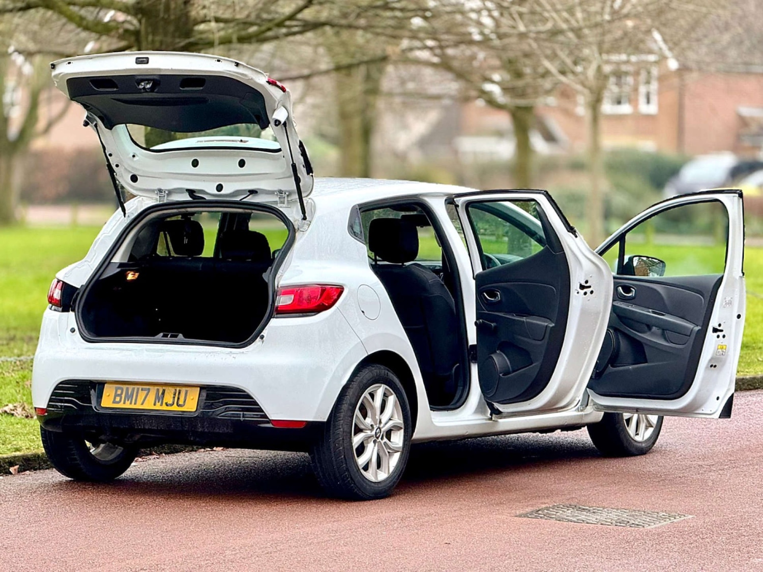 Used Renault Clio 2017 for sale - 76602101: Photo 53