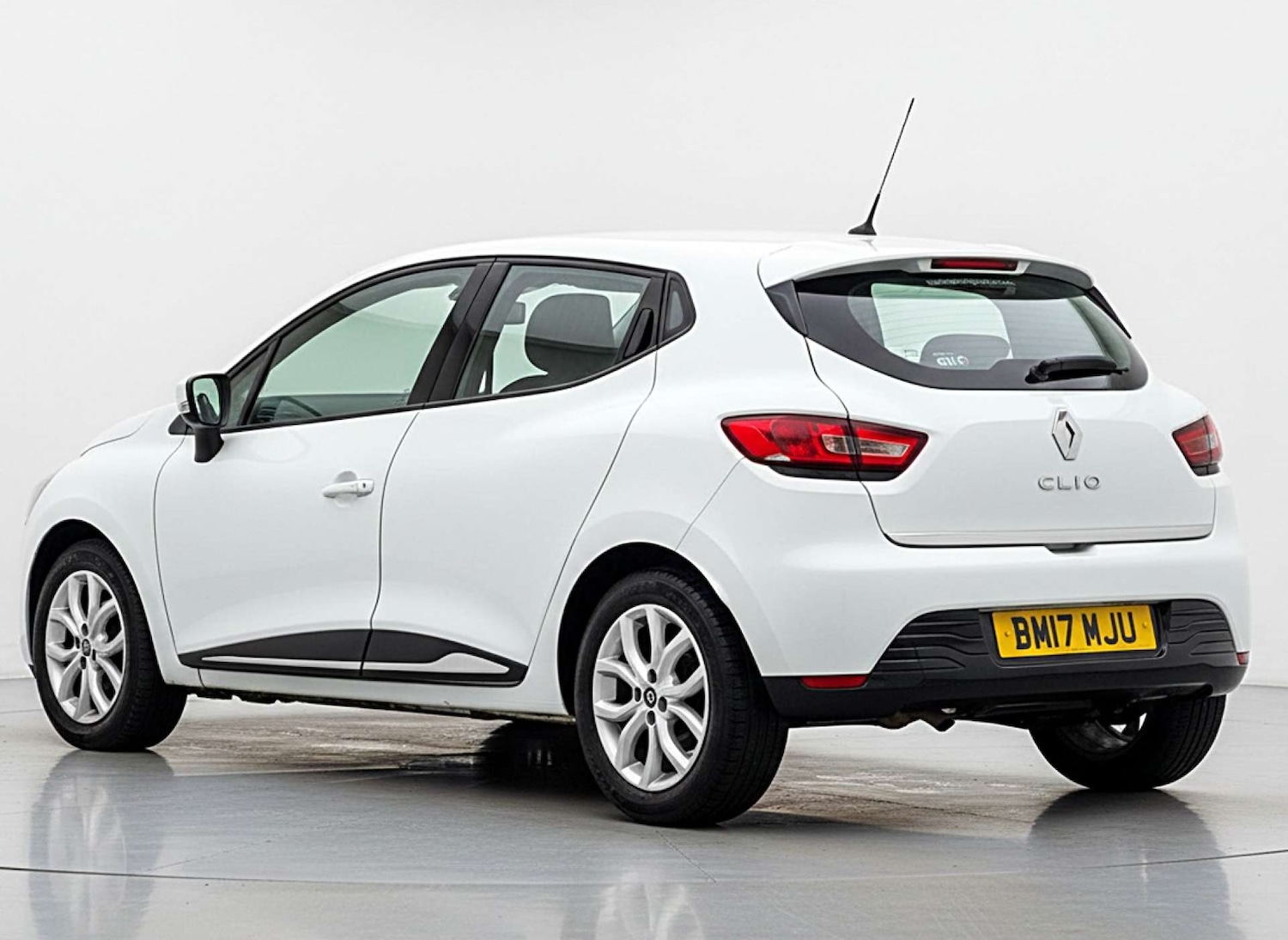 Used Renault Clio 2017 for sale - 76602101: Photo 55