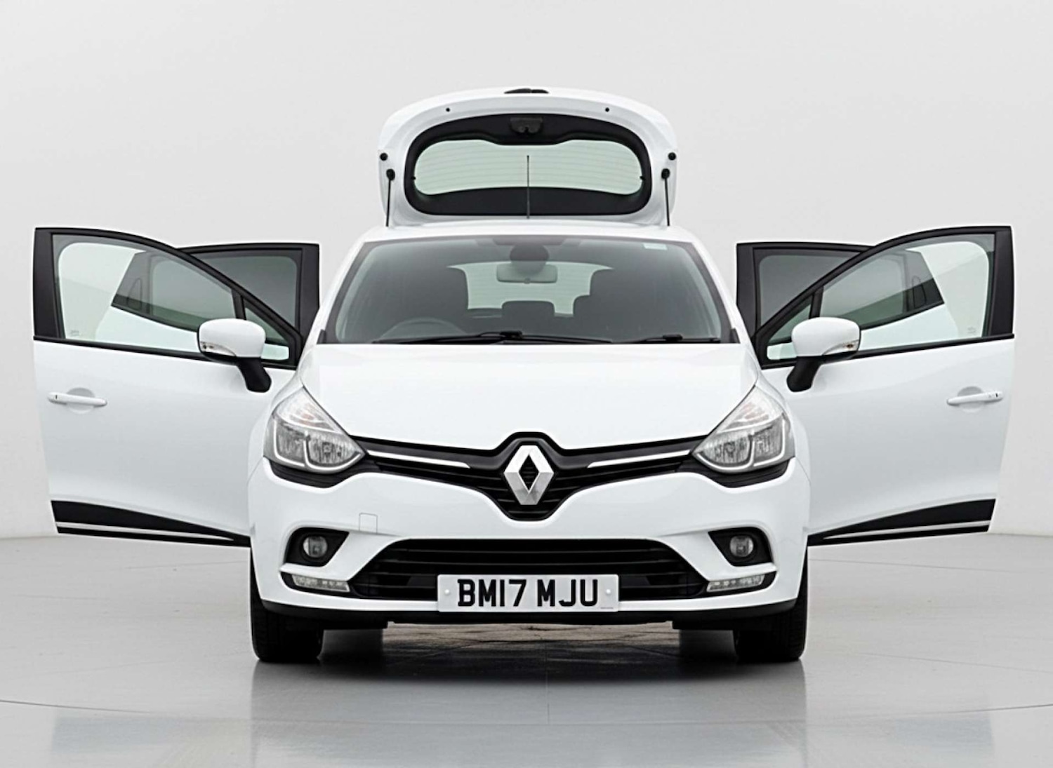 Used Renault Clio 2017 for sale - 76602101: Photo 61