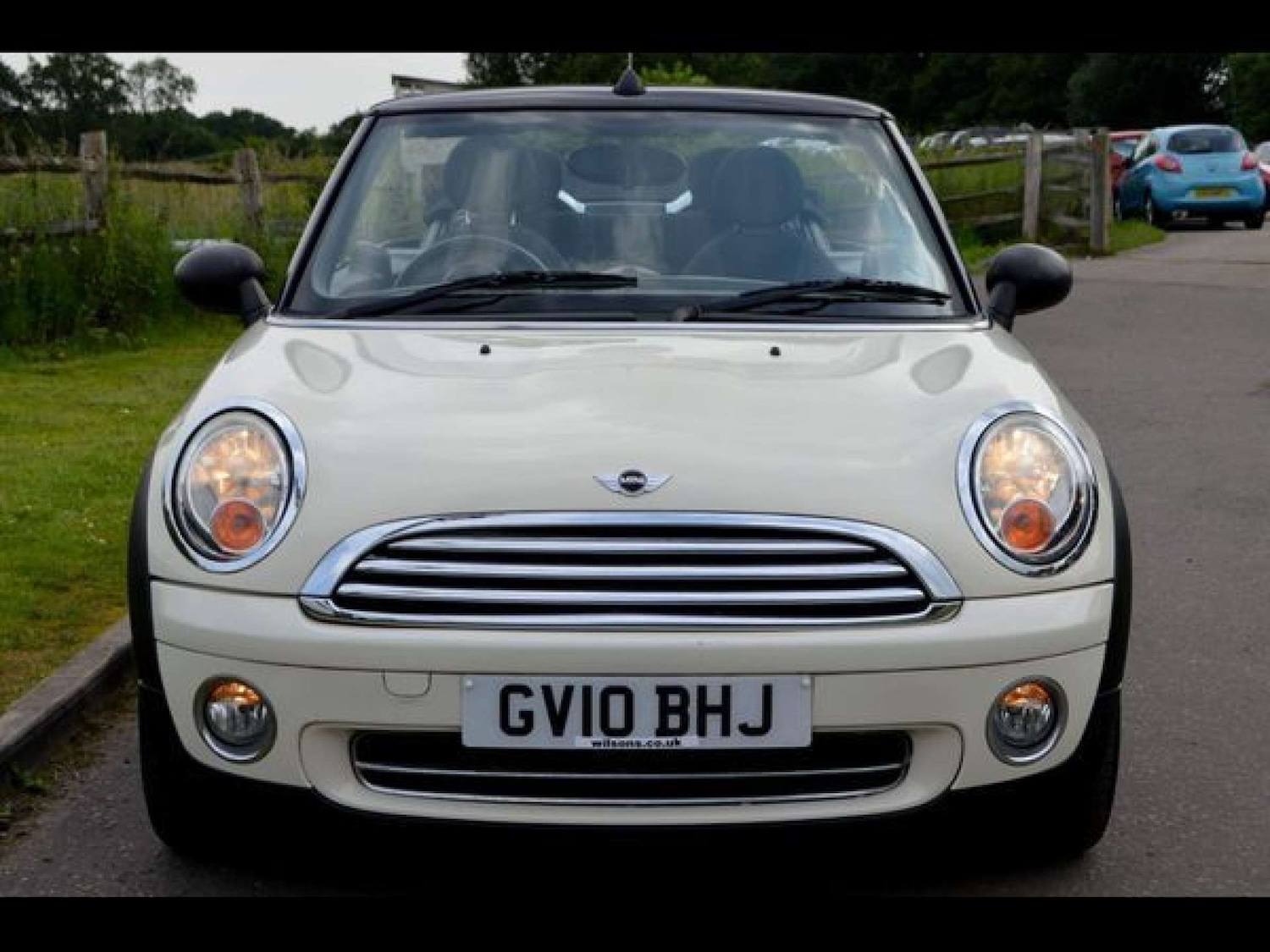 Used MINI Convertible 2010 for sale - 78109880: Photo 2