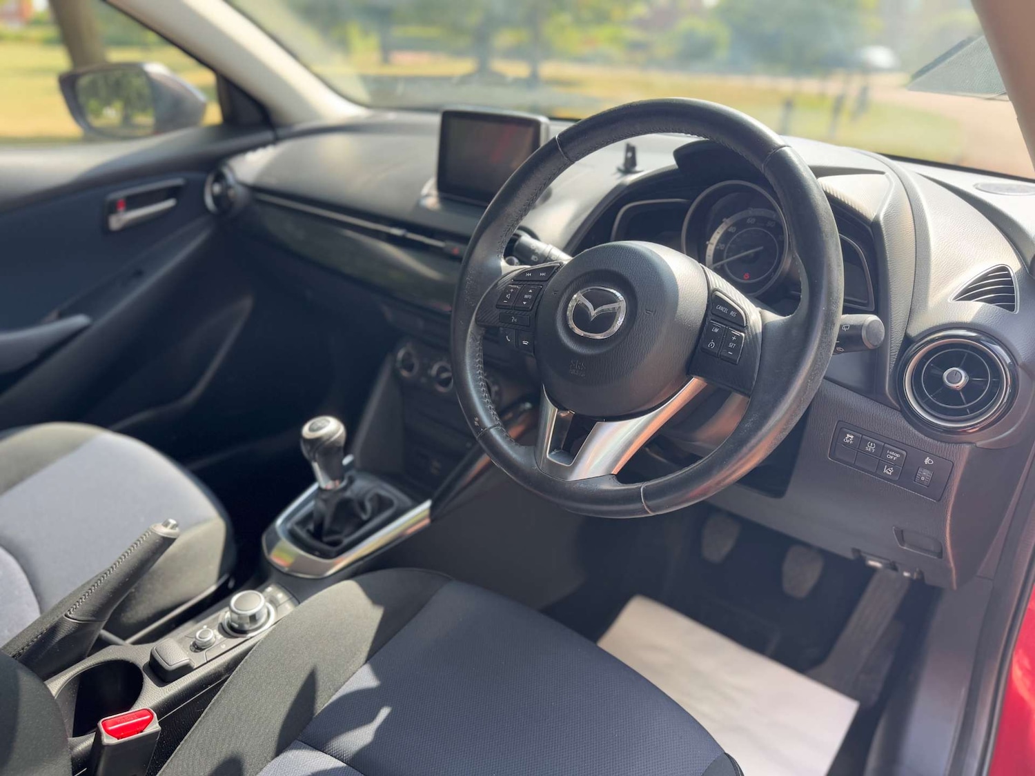 Used Mazda Mazda2 2016 for sale - 76602085: Photo 32