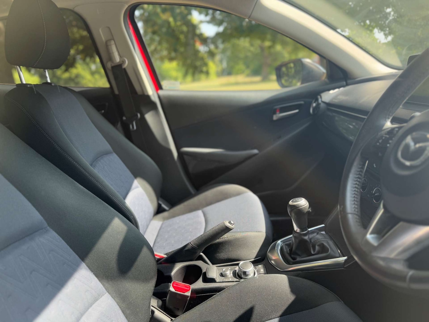 Used Mazda Mazda2 2016 for sale - 76602085: Photo 37