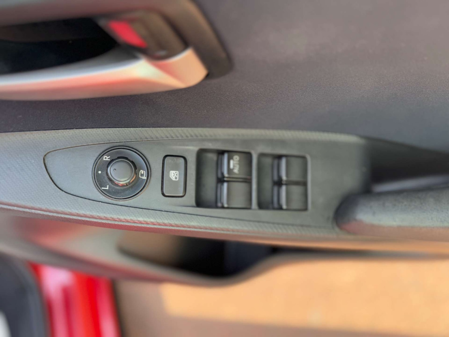 Used Mazda Mazda2 2016 for sale - 76602085: Photo 44