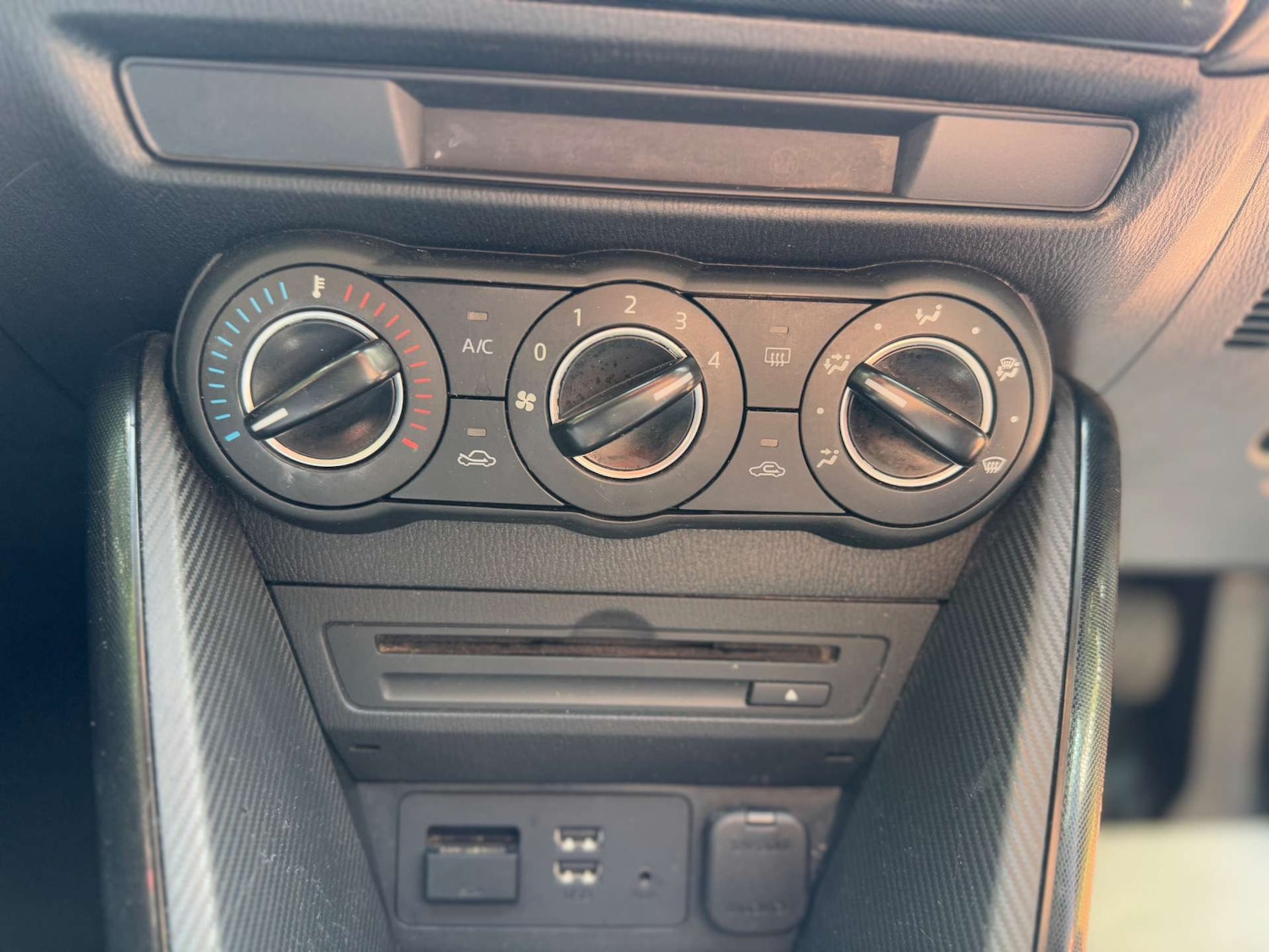 Used Mazda Mazda2 2016 for sale - 76602085: Photo 45