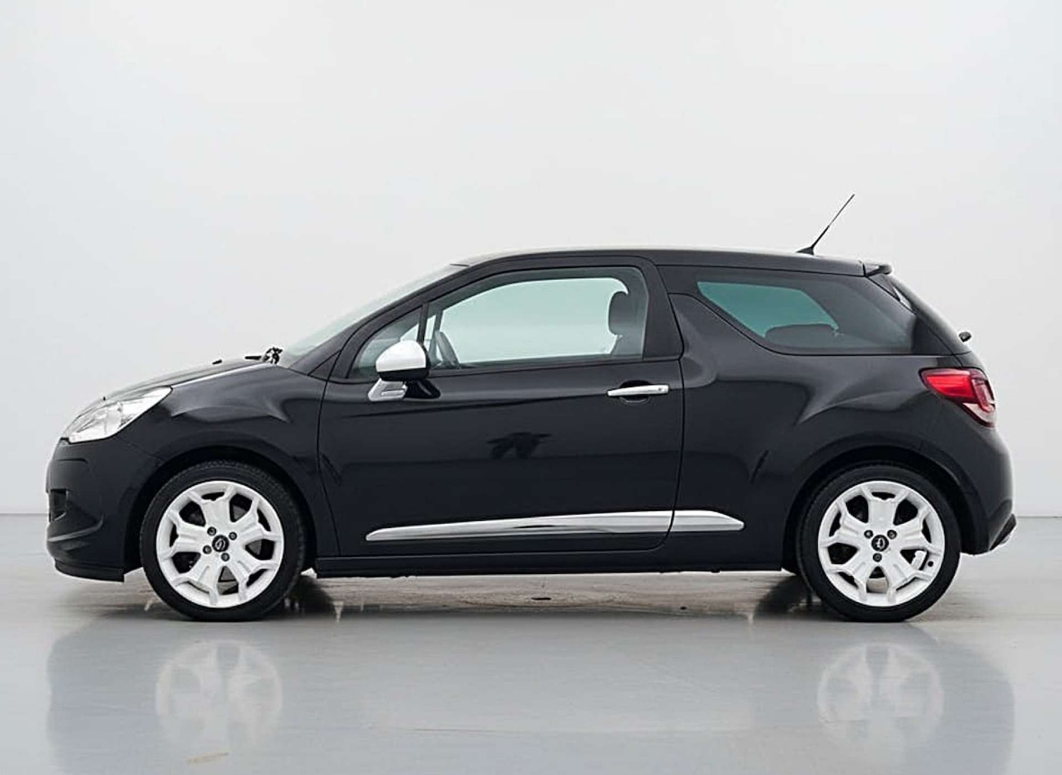 Used Citroen DS3 2010 for sale - 77953397: Photo 10