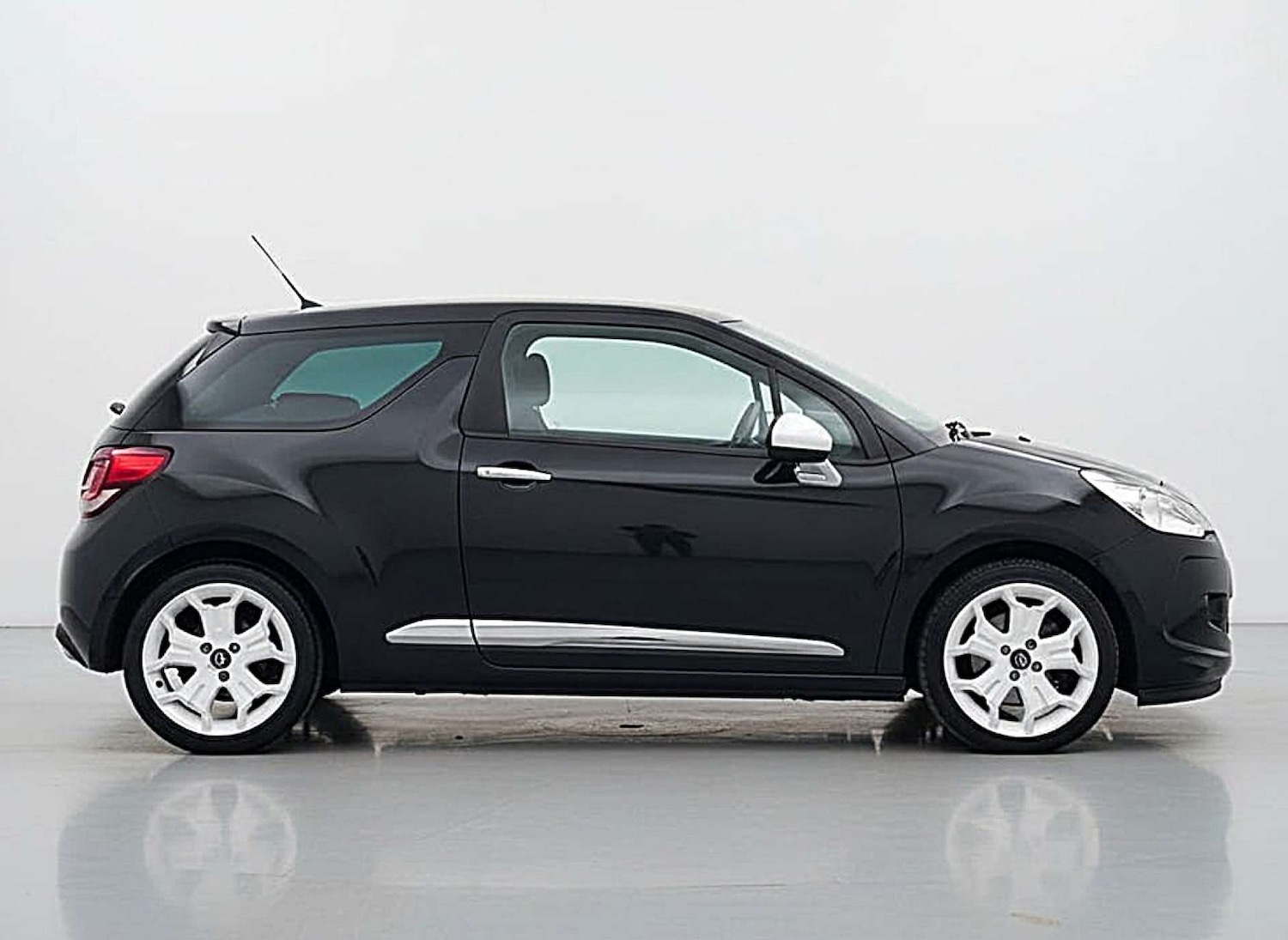 Used Citroen DS3 2010 for sale - 77953397: Photo 16