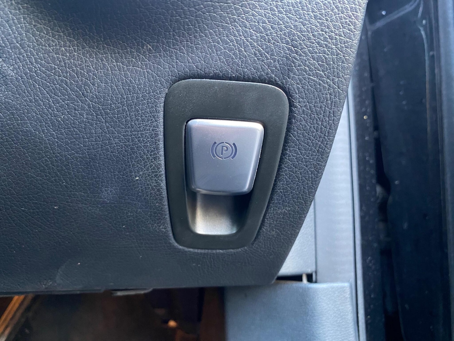 Used Mercedes-Benz C Class 2014 for sale - 76913690: Photo 25