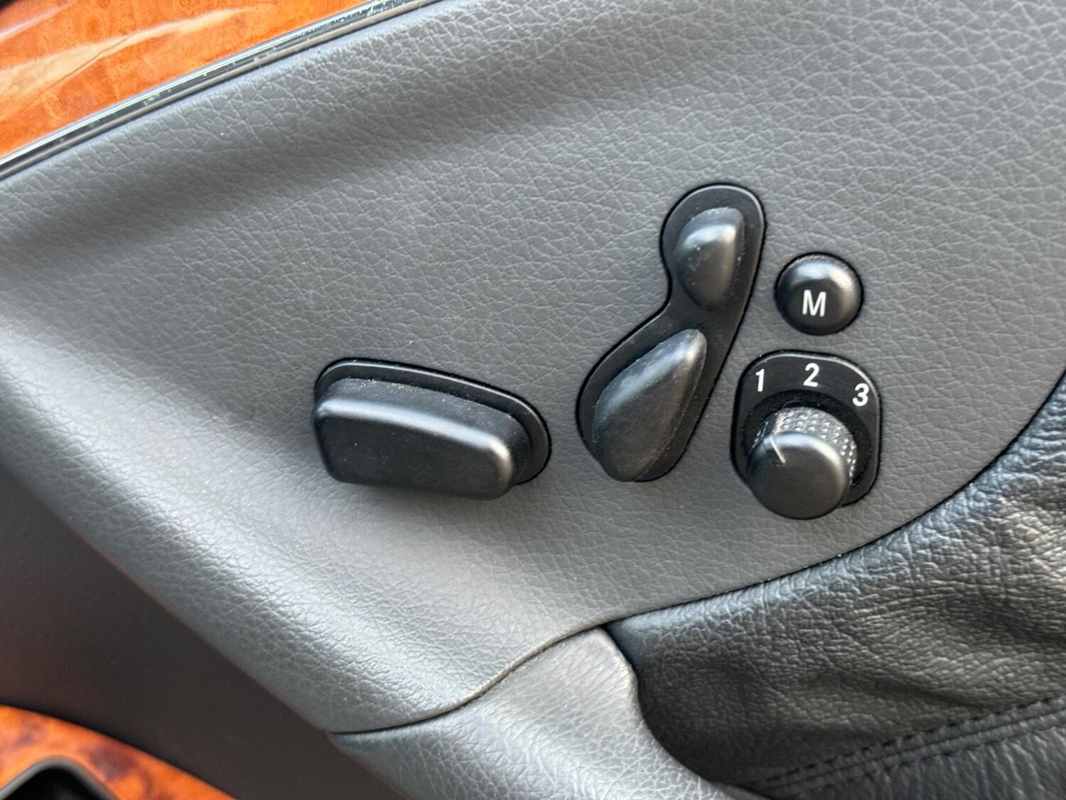 Used Mercedes-Benz CLK 2004 for sale - 76109590: Photo 37