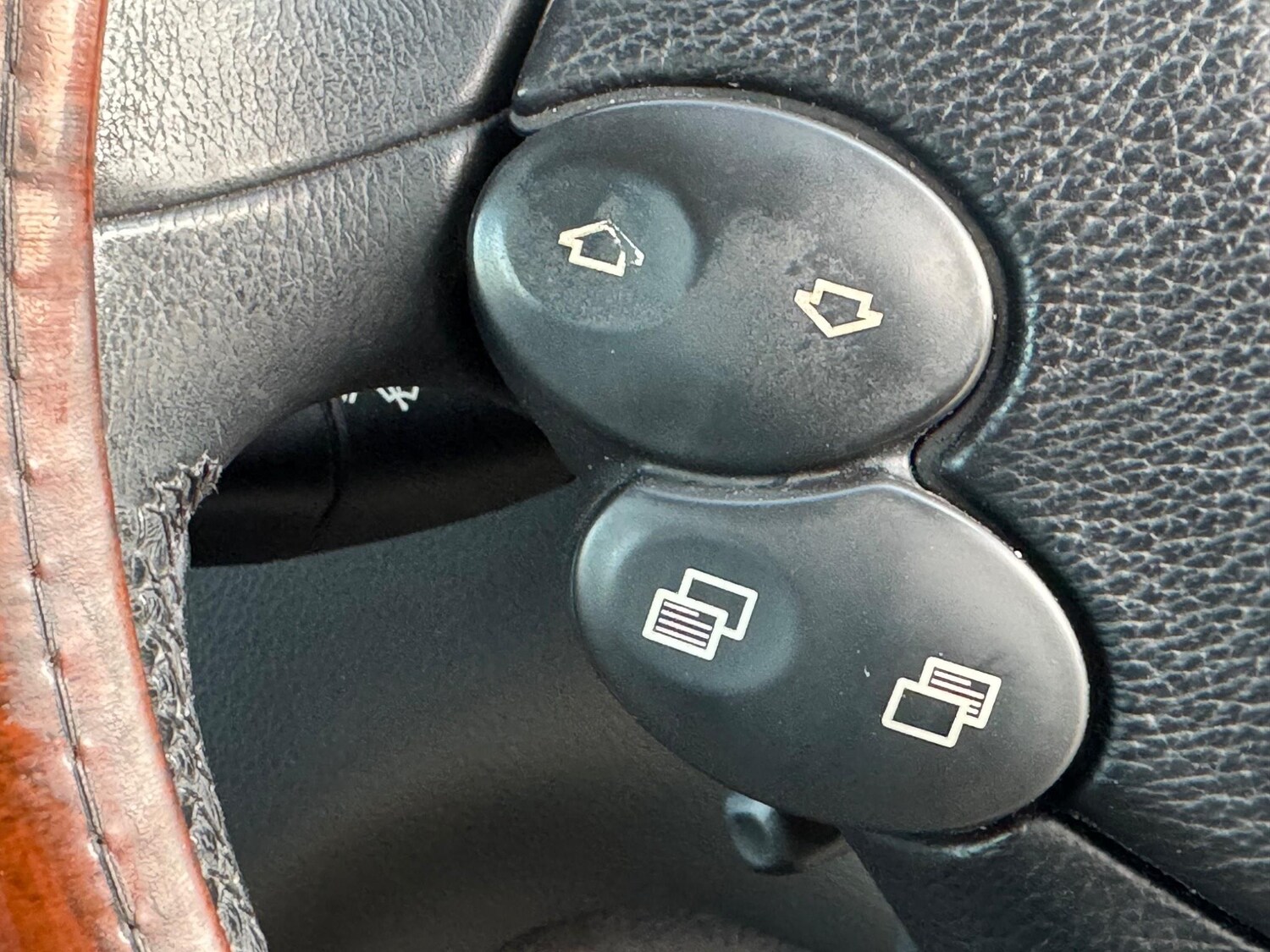 Used Mercedes-Benz CLK 2004 for sale - 76109590: Photo 41