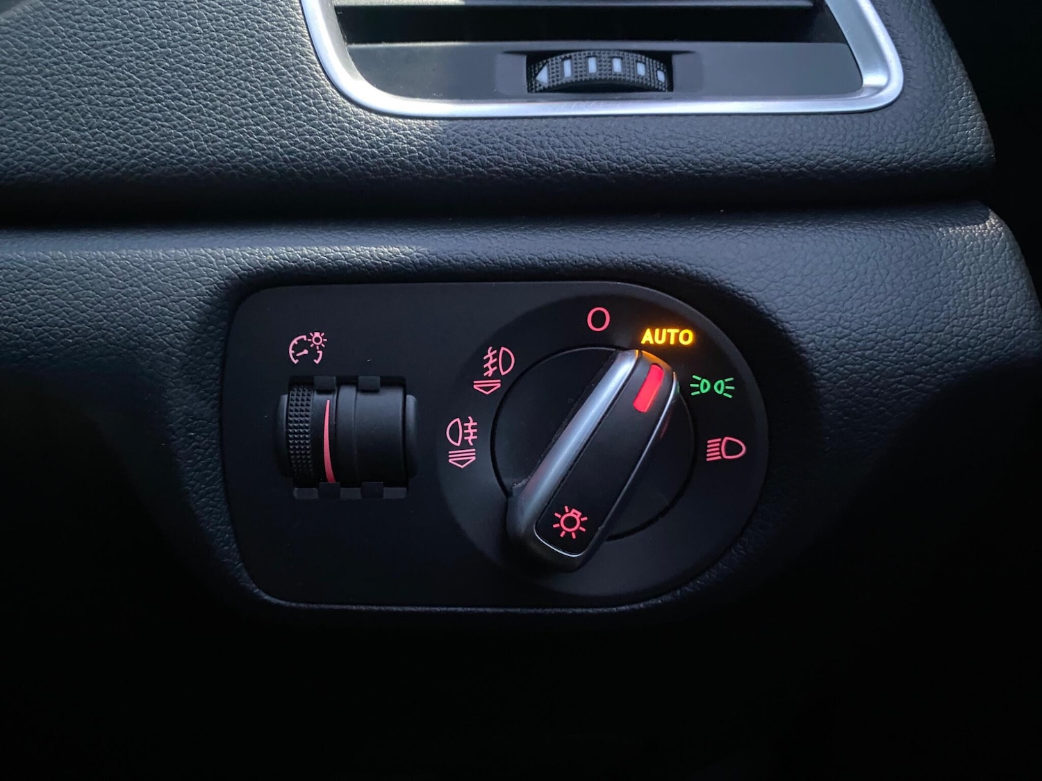 Used Audi Q3 2014 for sale - 76765161: Photo 24