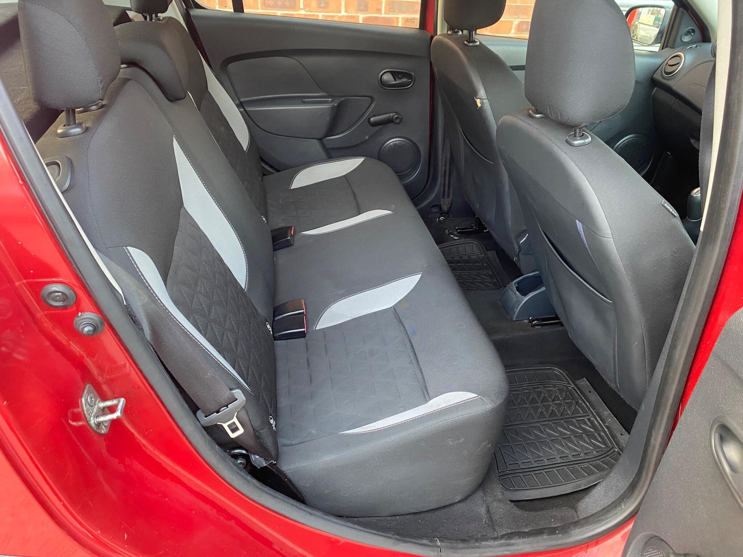 Used Dacia Sandero Stepway 2014 for sale - 77098063: Photo 29