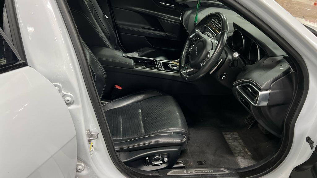 Used Jaguar XE 2017 for sale - 77411385: Photo 7