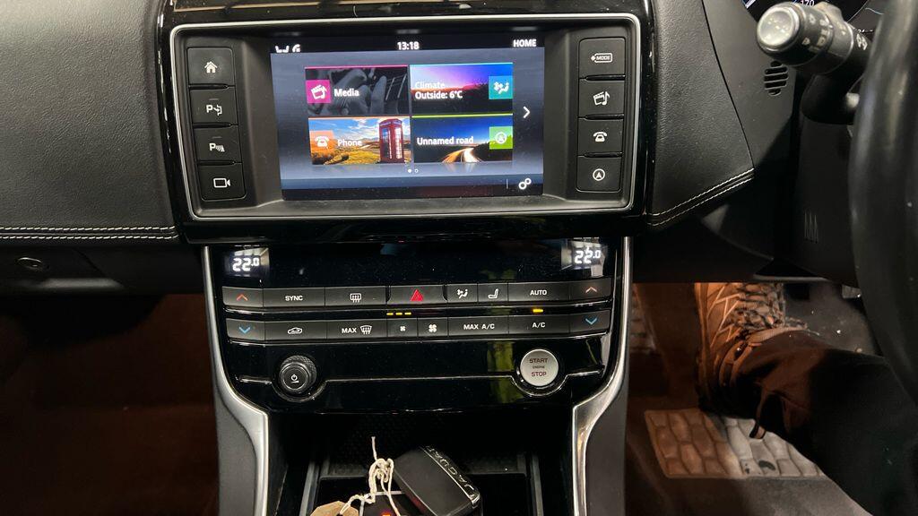 Used Jaguar XE 2017 for sale - 77411385: Photo 9