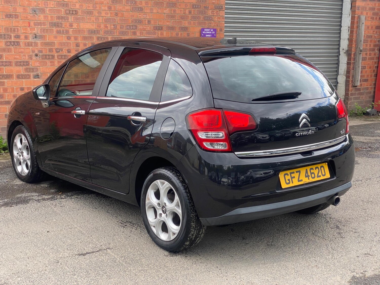 Vehicle 28
