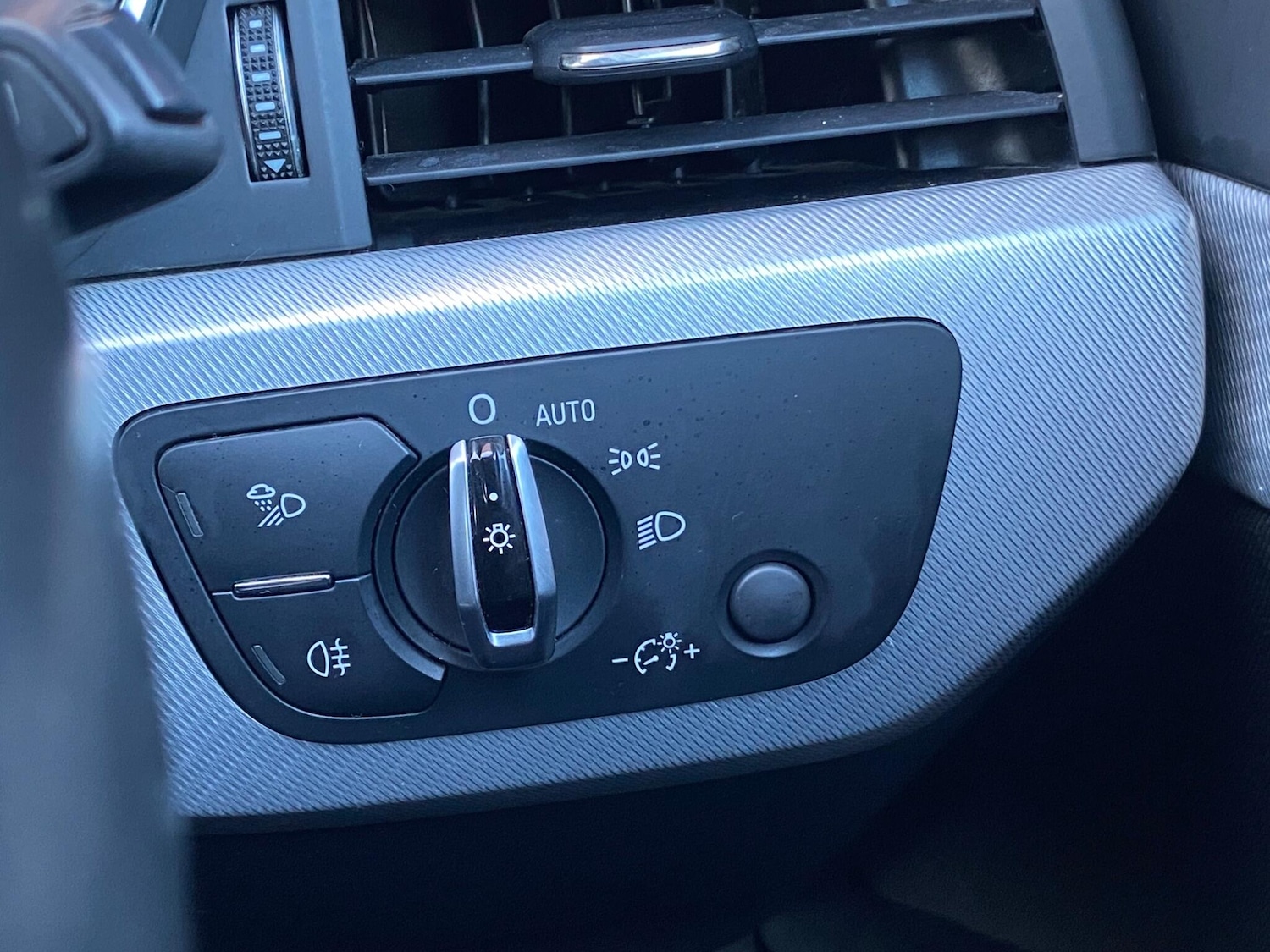 Used Audi A4 2016 for sale - 77358977: Photo 27