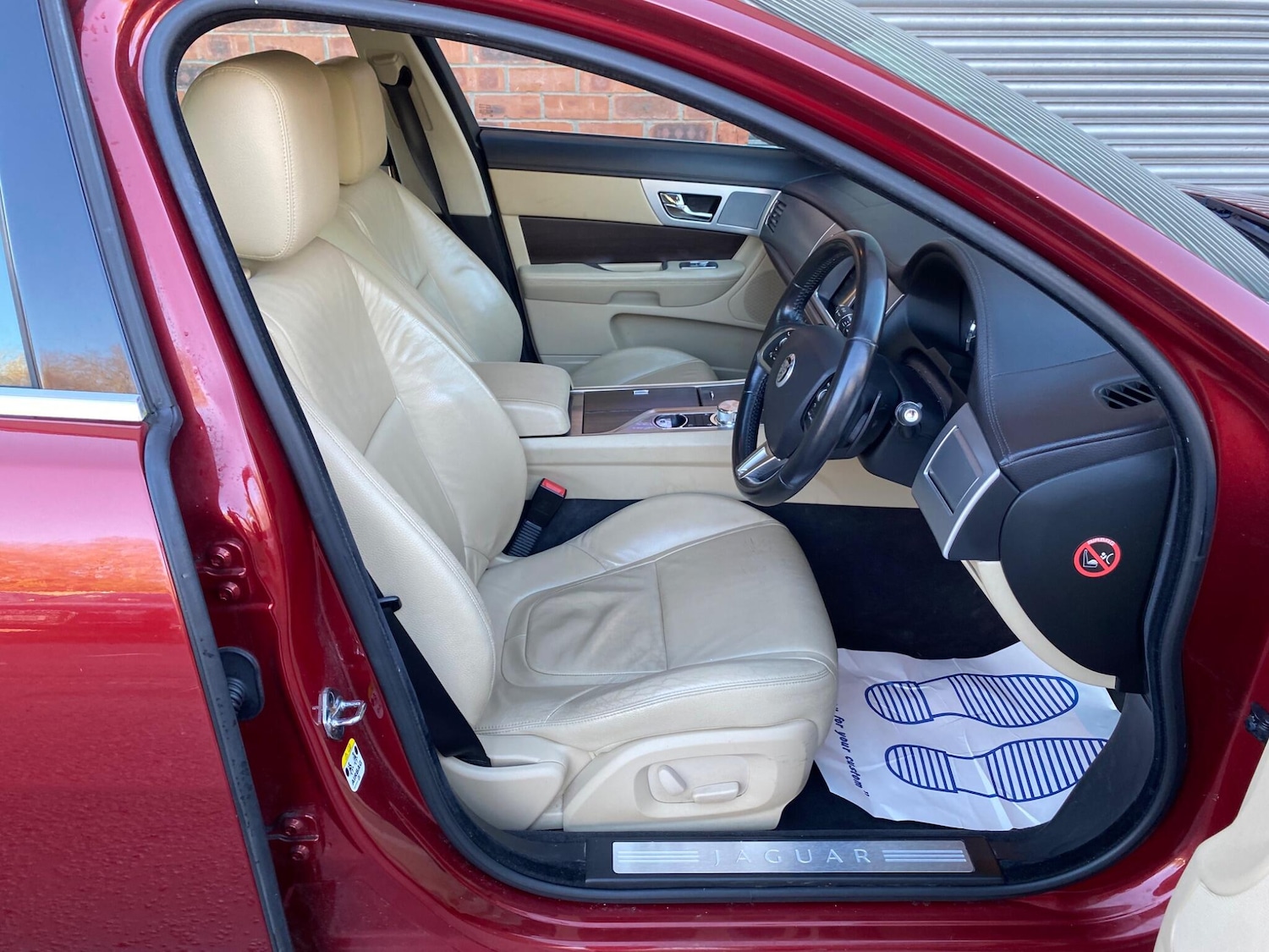 Used Jaguar XF 2012 for sale - 76780738: Photo 12