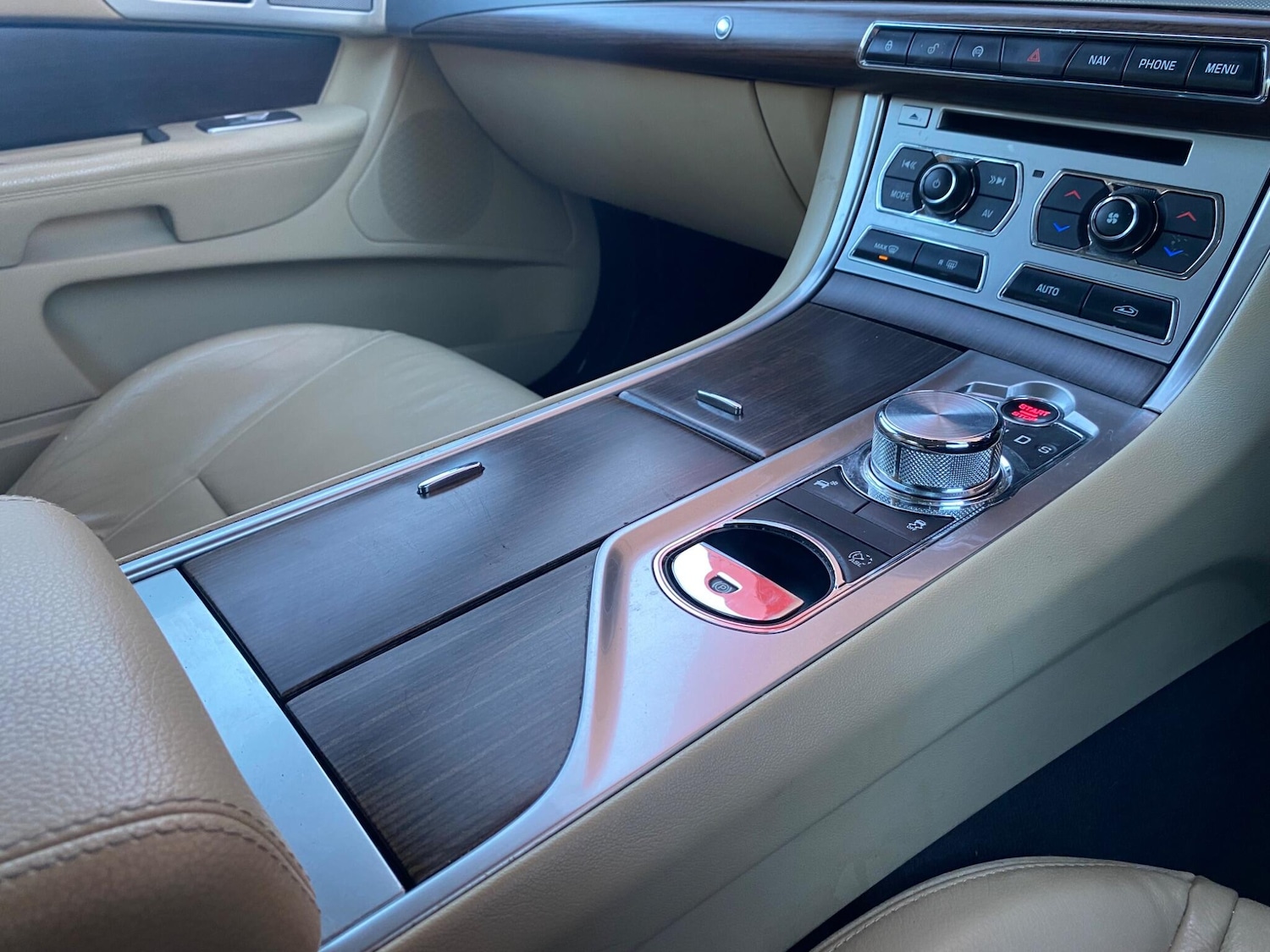 Used Jaguar XF 2012 for sale - 76780738: Photo 28