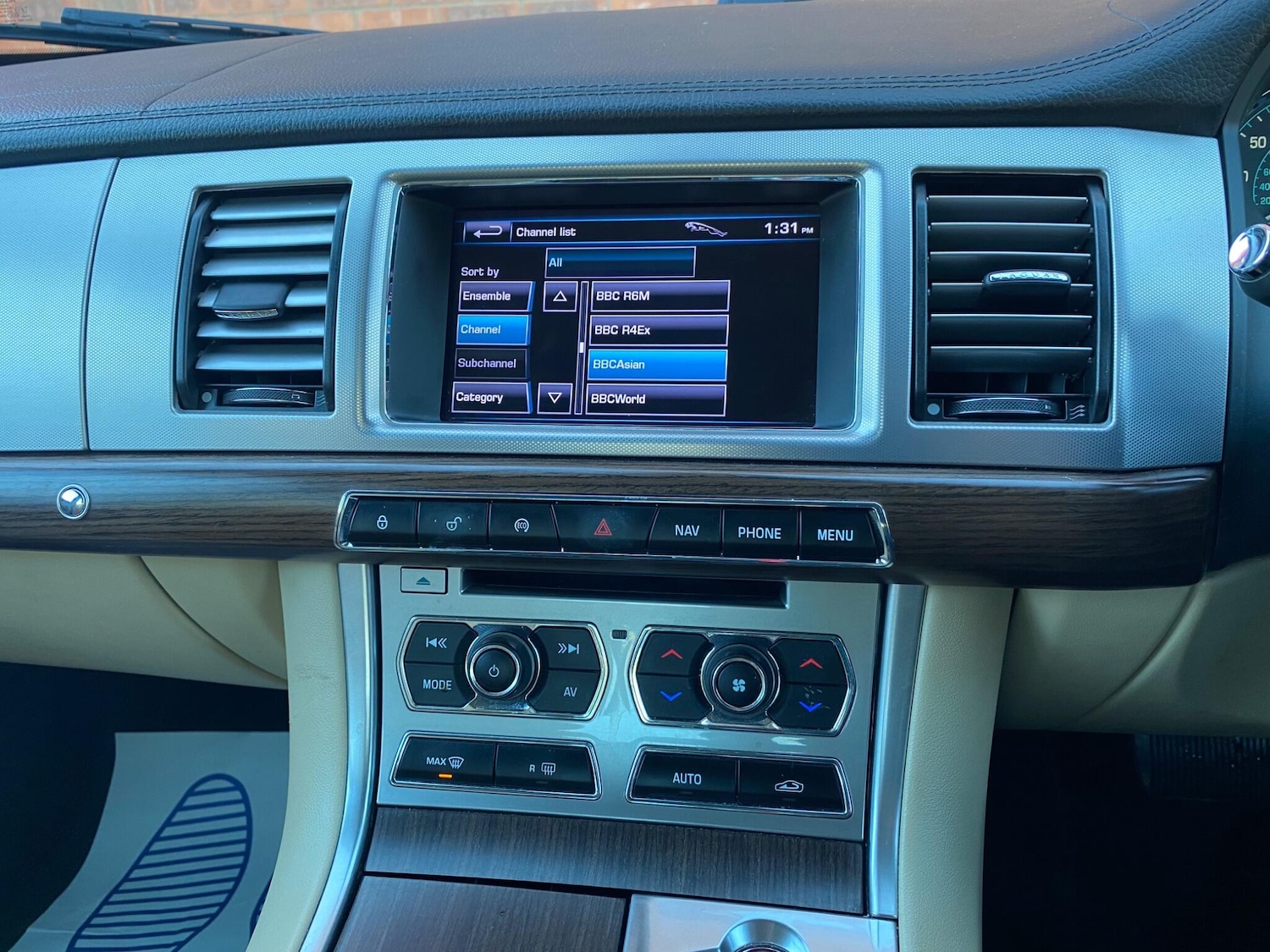 Used Jaguar XF 2012 for sale - 76780738: Photo 31