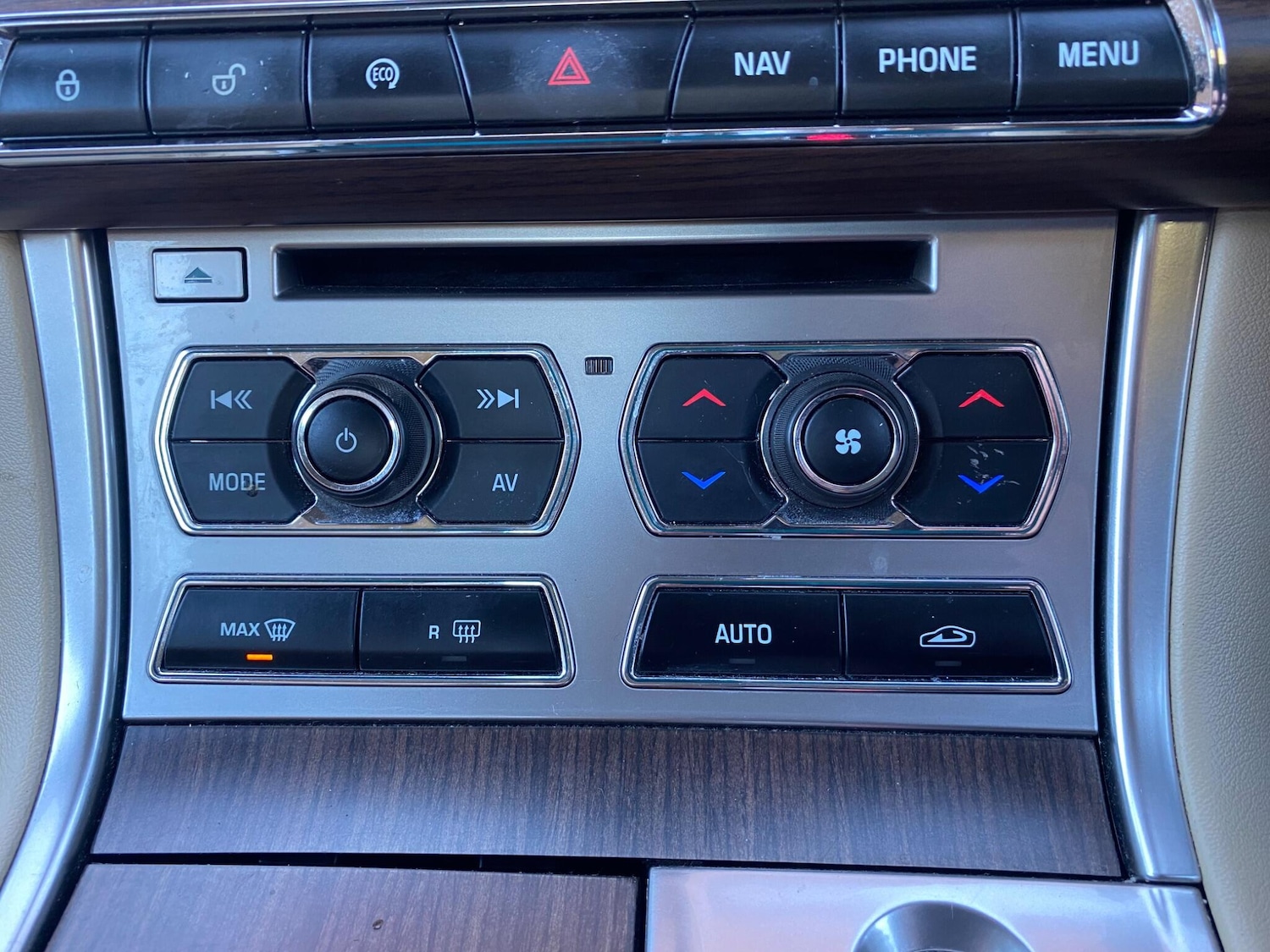 Used Jaguar XF 2012 for sale - 76780738: Photo 32