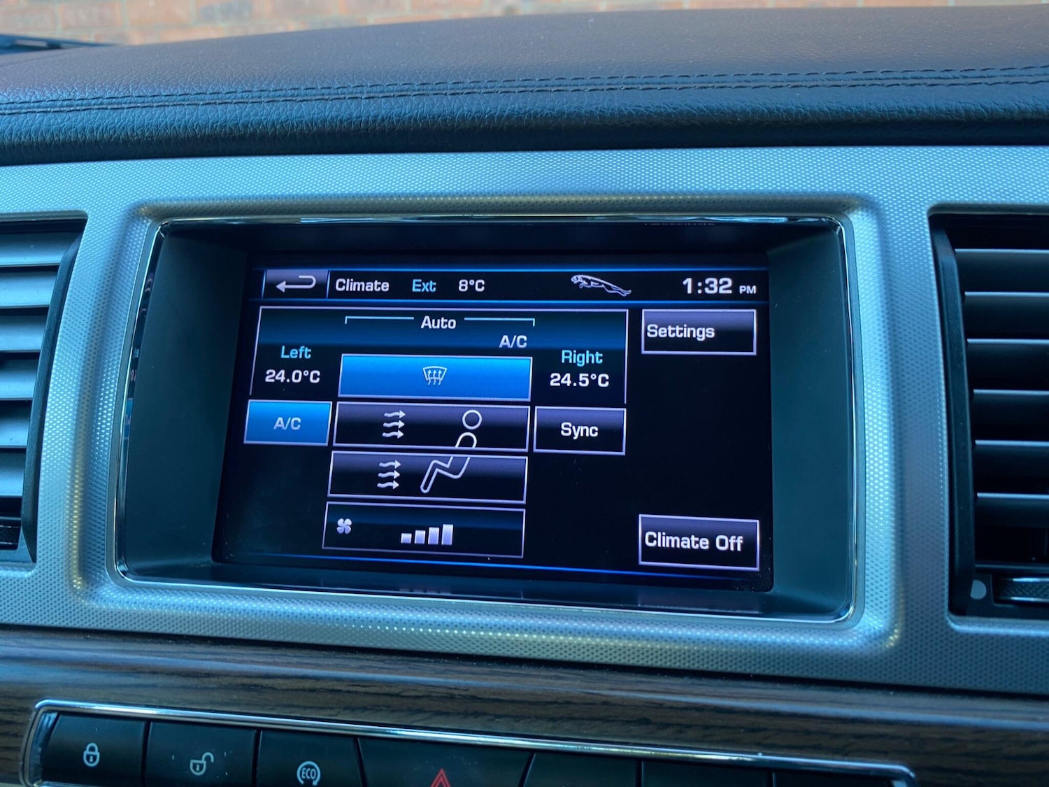 Used Jaguar XF 2012 for sale - 76780738: Photo 37