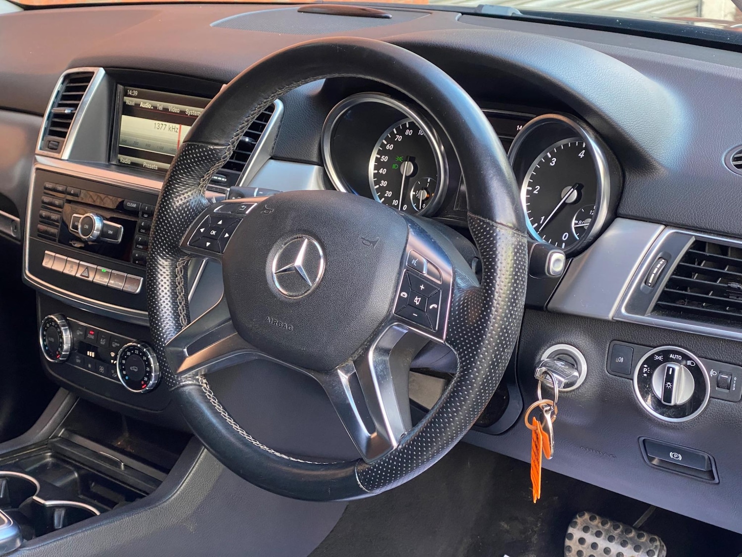 Used Mercedes-Benz M Class 2012 for sale - 76989790: Photo 10