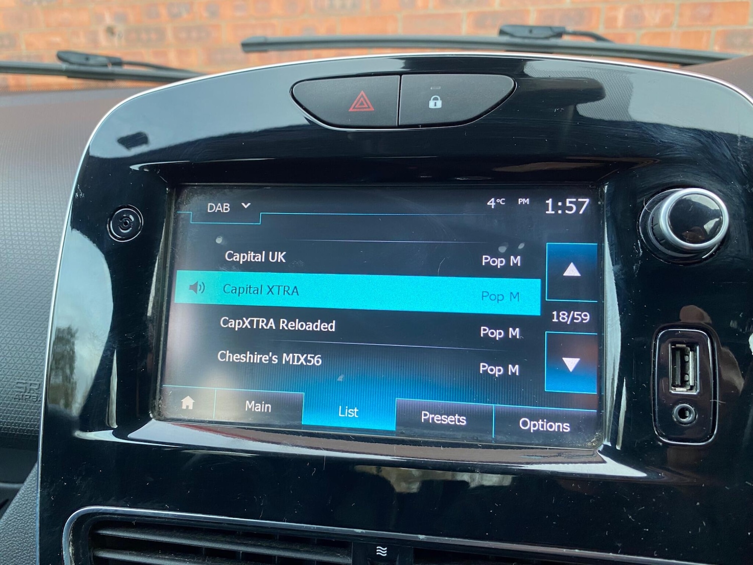 Used Renault Clio 2017 for sale - 76671555: Photo 33