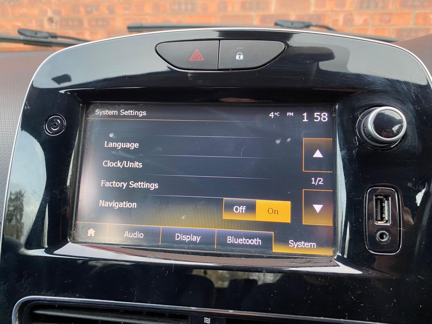 Used Renault Clio 2017 for sale - 76671555: Photo 40