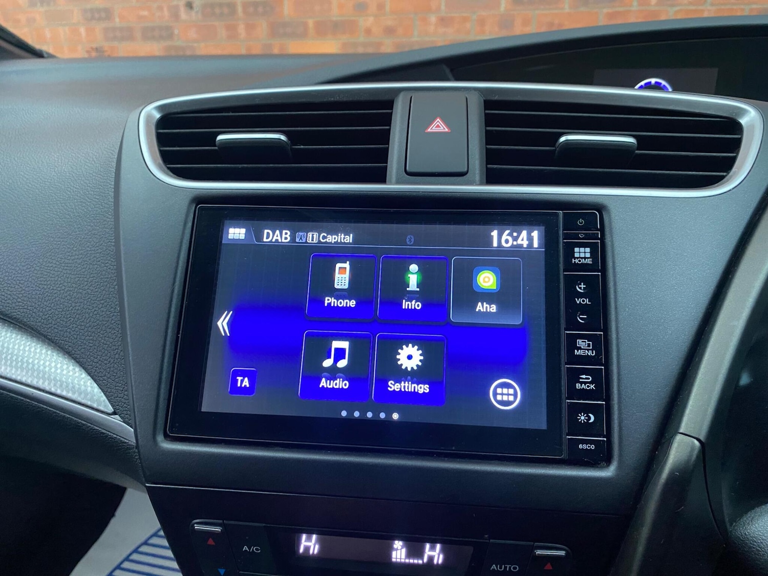 Used Honda Civic 2016 for sale - 76728717: Photo 31