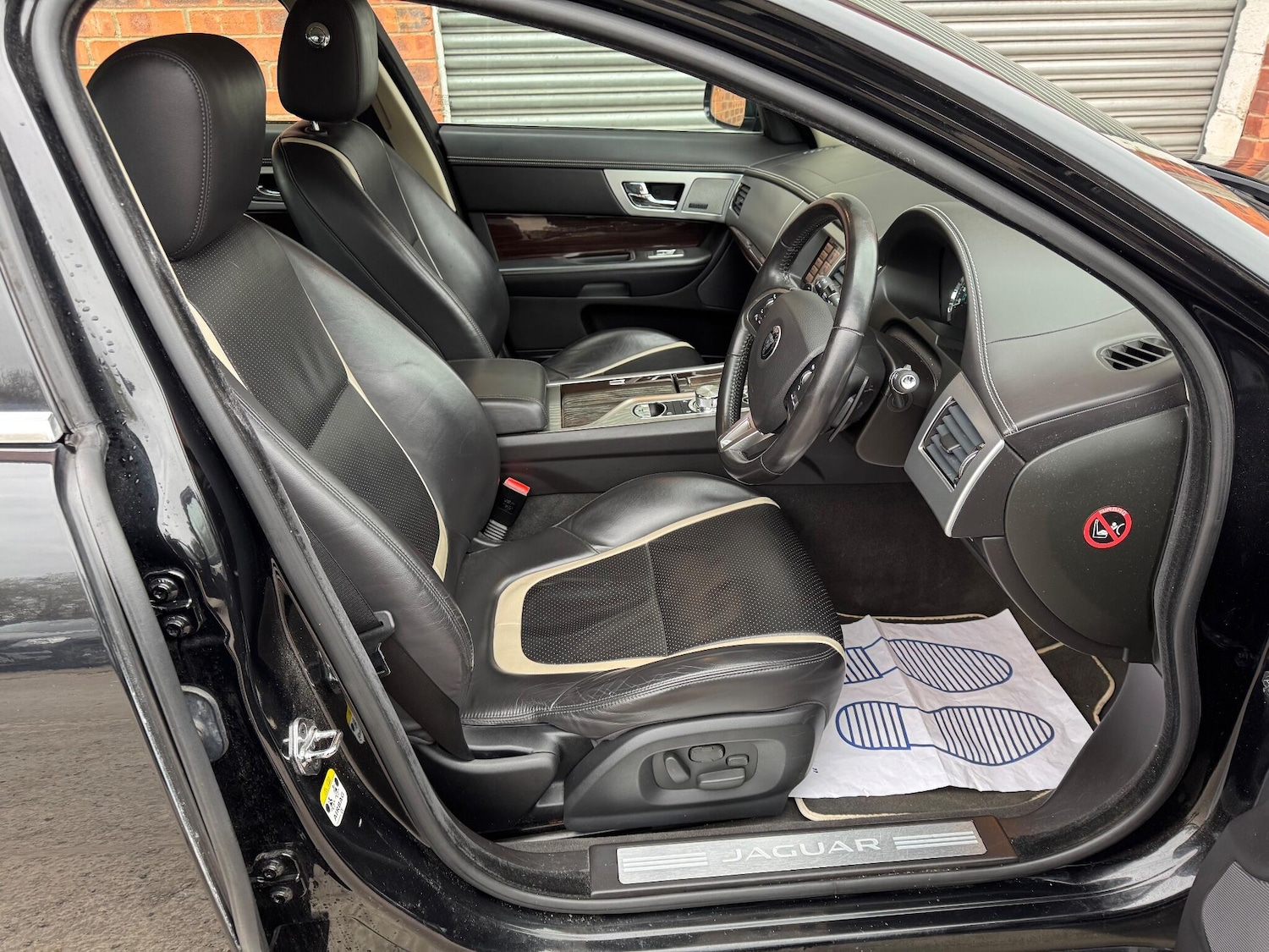 Used Jaguar XF 2015 for sale - 77853532: Photo 12