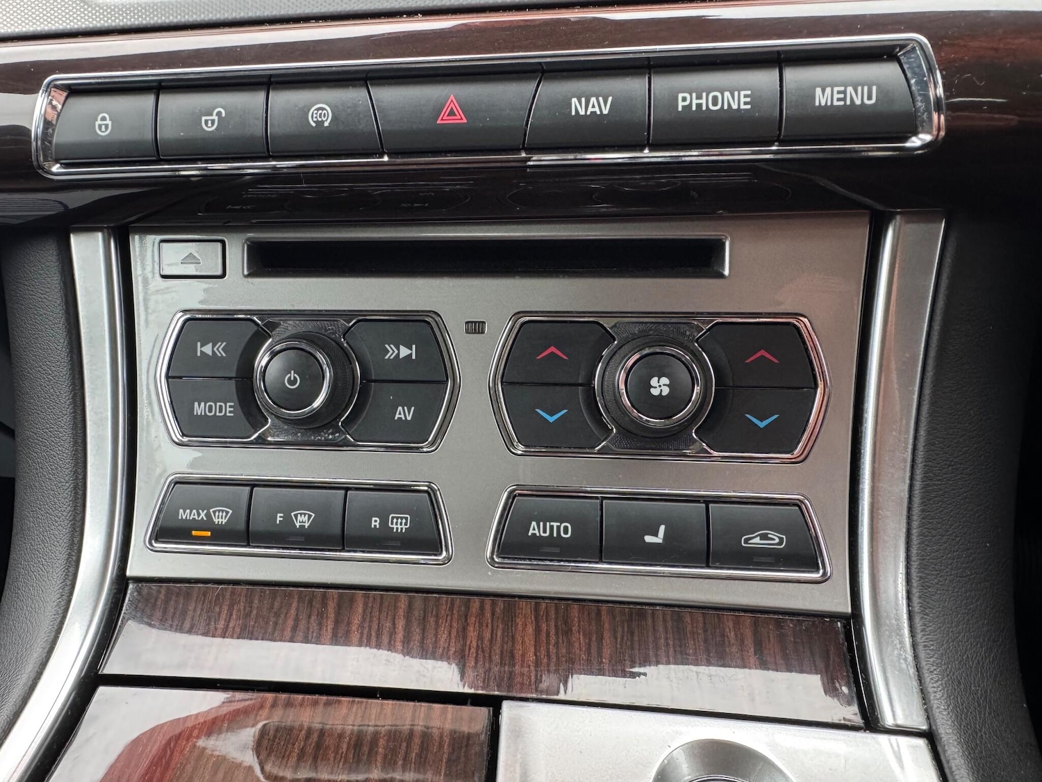 Used Jaguar XF 2015 for sale - 77853532: Photo 54