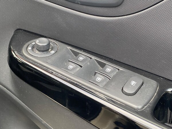Used Renault Captur 2014 for sale - 69085542: Photo 39