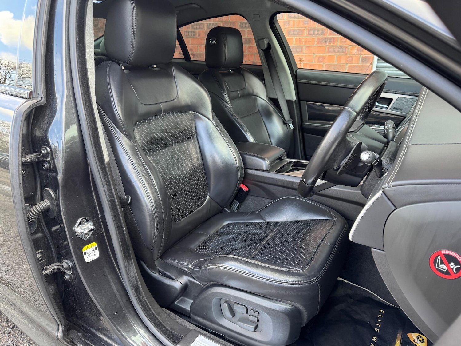 Used Jaguar XF 2013 for sale - 77647052: Photo 15