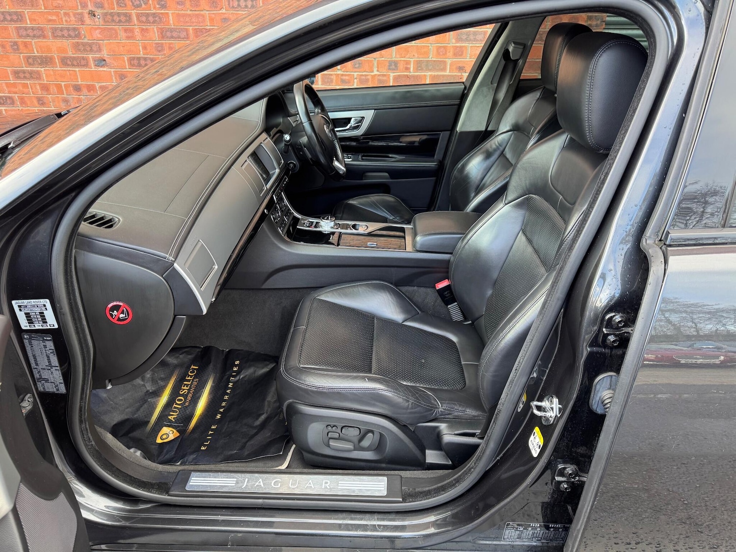 Used Jaguar XF 2013 for sale - 77647052: Photo 21