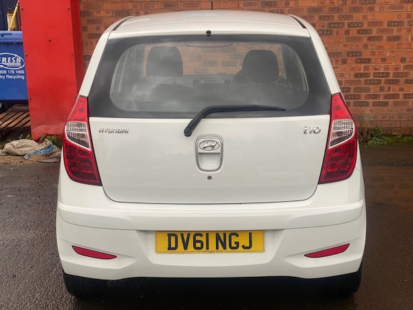 Used Hyundai i10 2011 for sale - 73095980: Photo 24