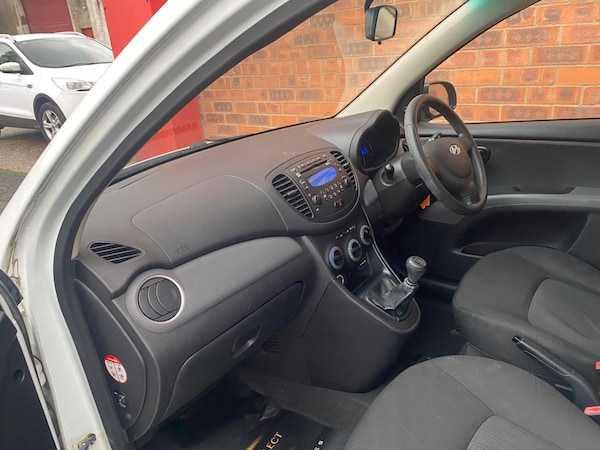 Used Hyundai i10 2011 for sale - 73095980: Photo 28