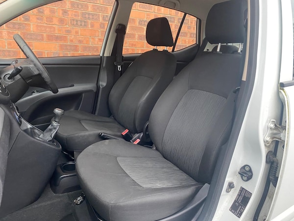 Used Hyundai i10 2011 for sale - 73095980: Photo 31