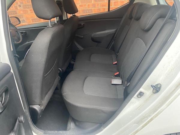 Used Hyundai i10 2011 for sale - 73095980: Photo 33
