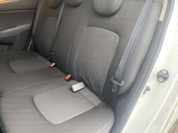 Used Hyundai i10 2011 for sale - 73095980: Photo 34