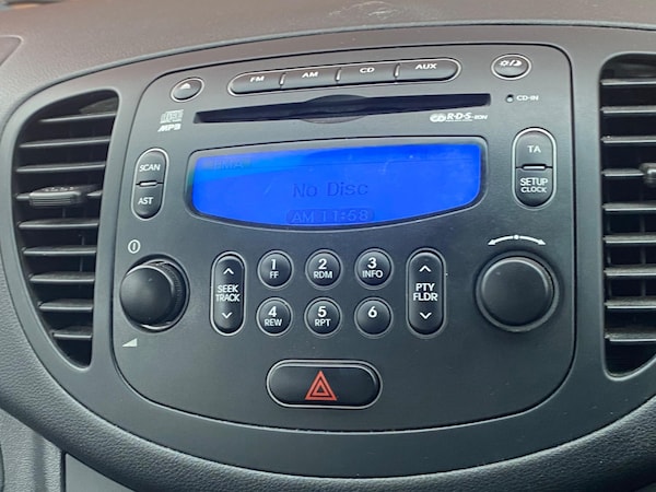 Used Hyundai i10 2011 for sale - 73095980: Photo 44