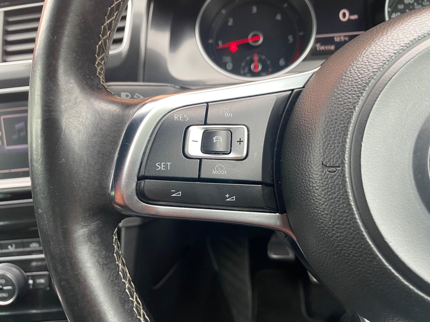 Used Volkswagen Golf 2014 for sale - 76990549: Photo 21