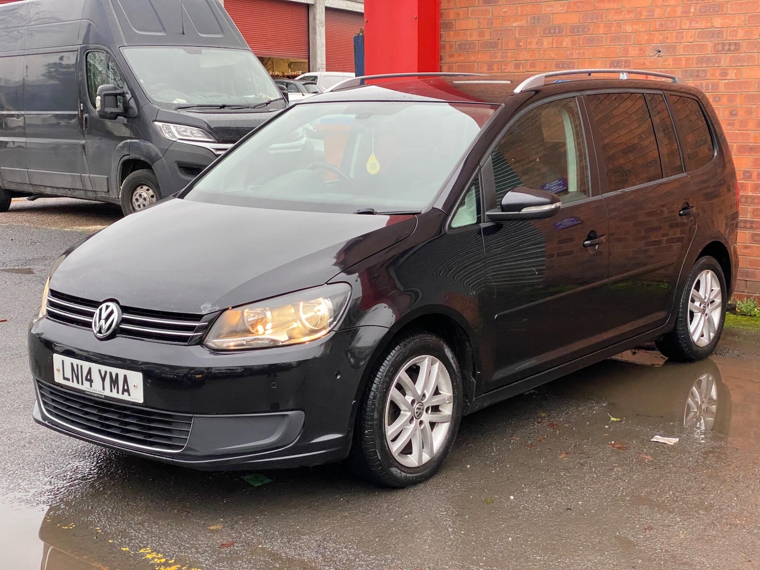 Used Volkswagen Touran 2014 for sale - 76765246: Photo 2