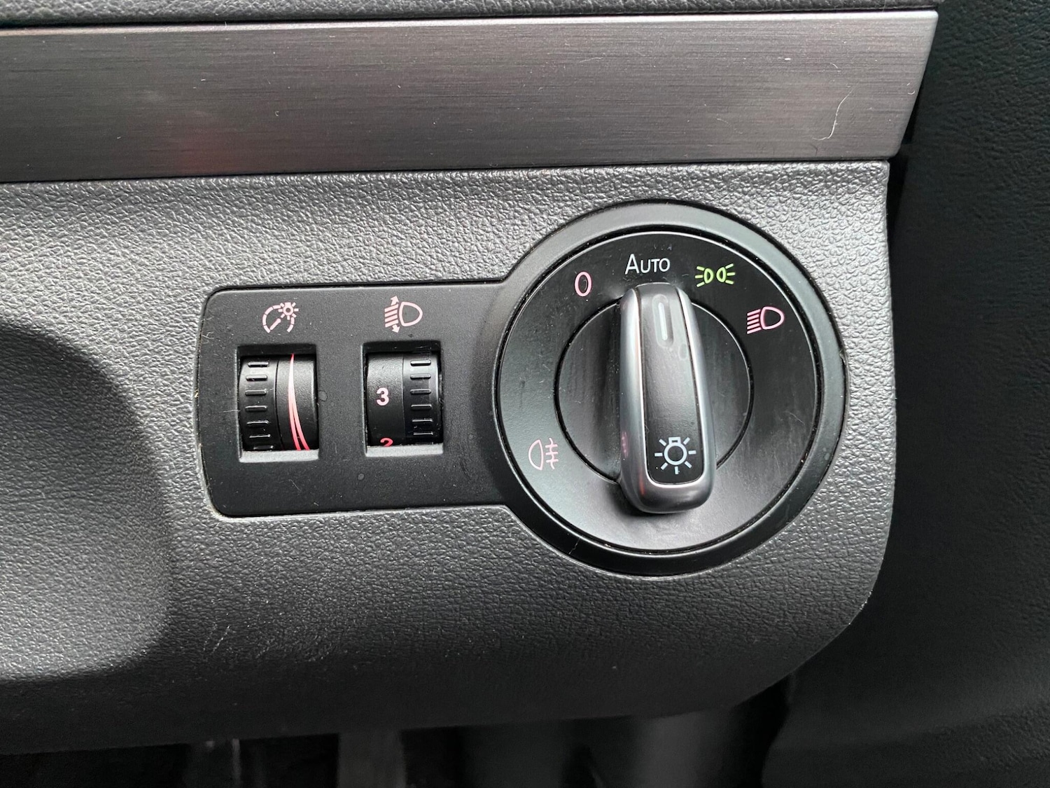 Used Volkswagen Touran 2014 for sale - 76765246: Photo 21