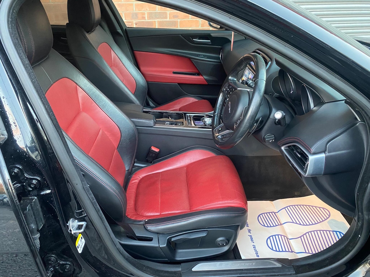 Used Jaguar XE 2016 for sale - 76671320: Photo 12