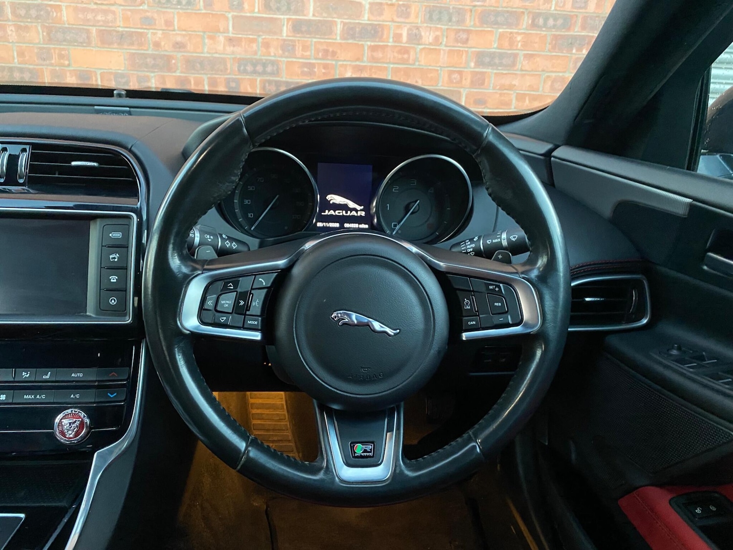 Used Jaguar XE 2016 for sale - 76671320: Photo 18