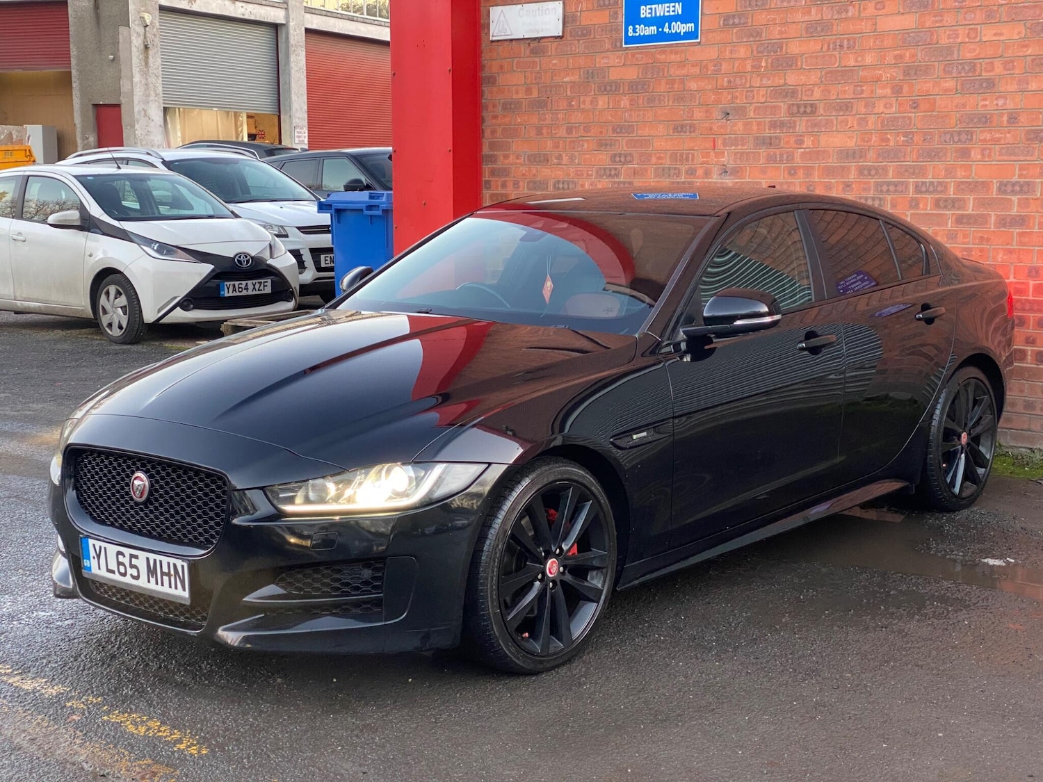 Used Jaguar XE 2016 for sale - 76671320: Photo 2