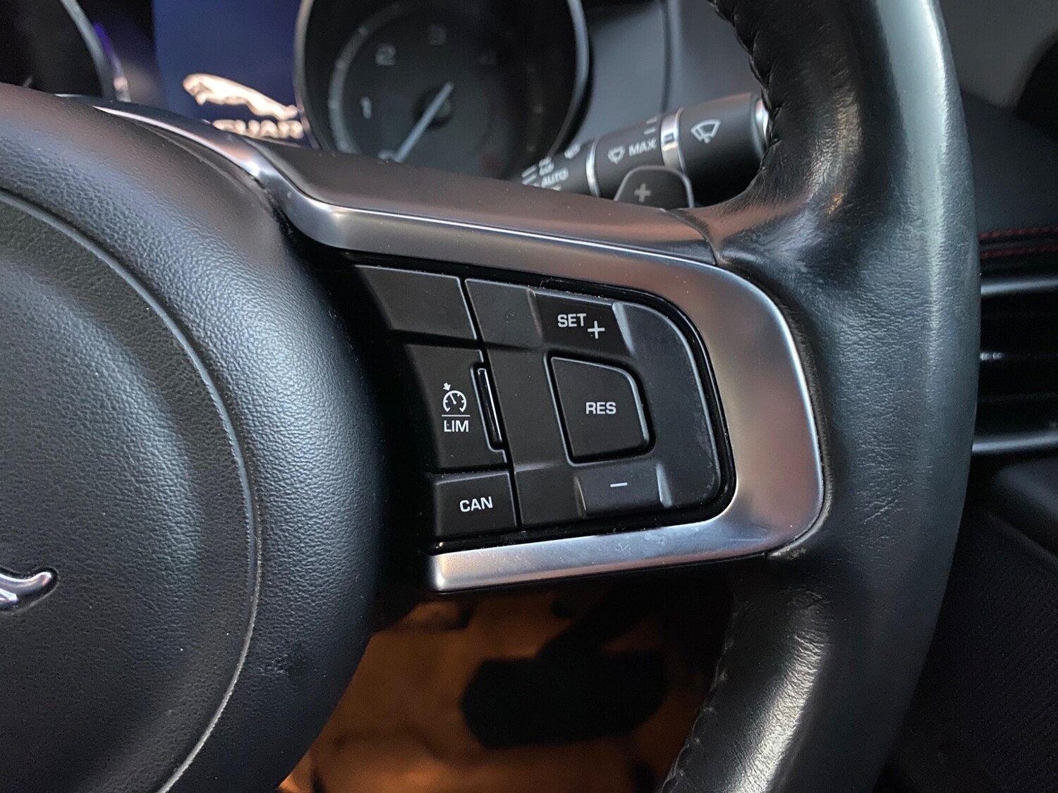 Used Jaguar XE 2016 for sale - 76671320: Photo 21