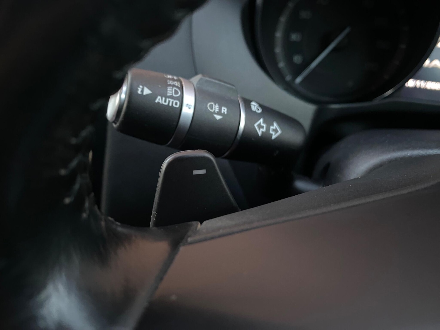 Used Jaguar XE 2016 for sale - 76671320: Photo 23