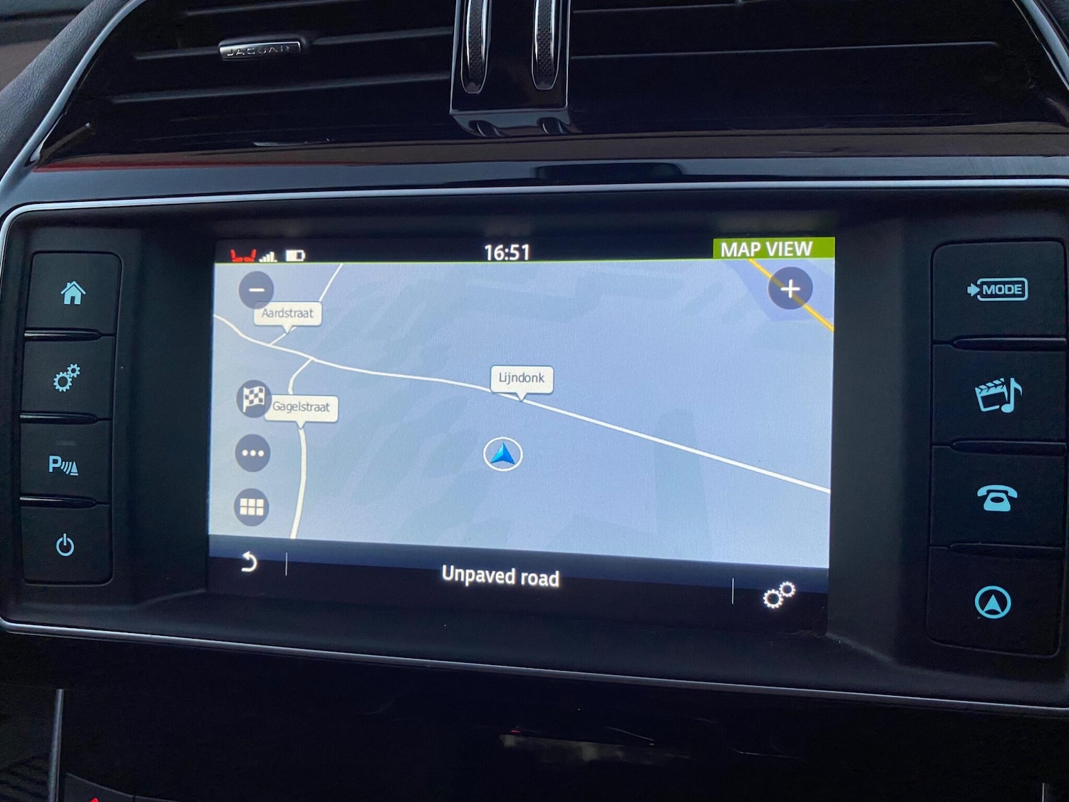 Used Jaguar XE 2016 for sale - 76671320: Photo 39