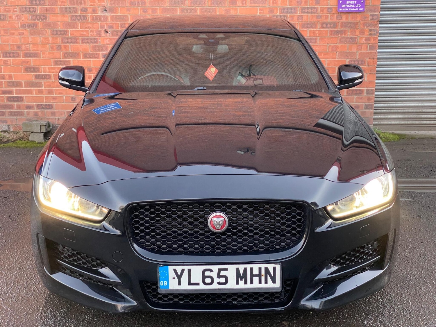 Used Jaguar XE 2016 for sale - 76671320: Photo 4