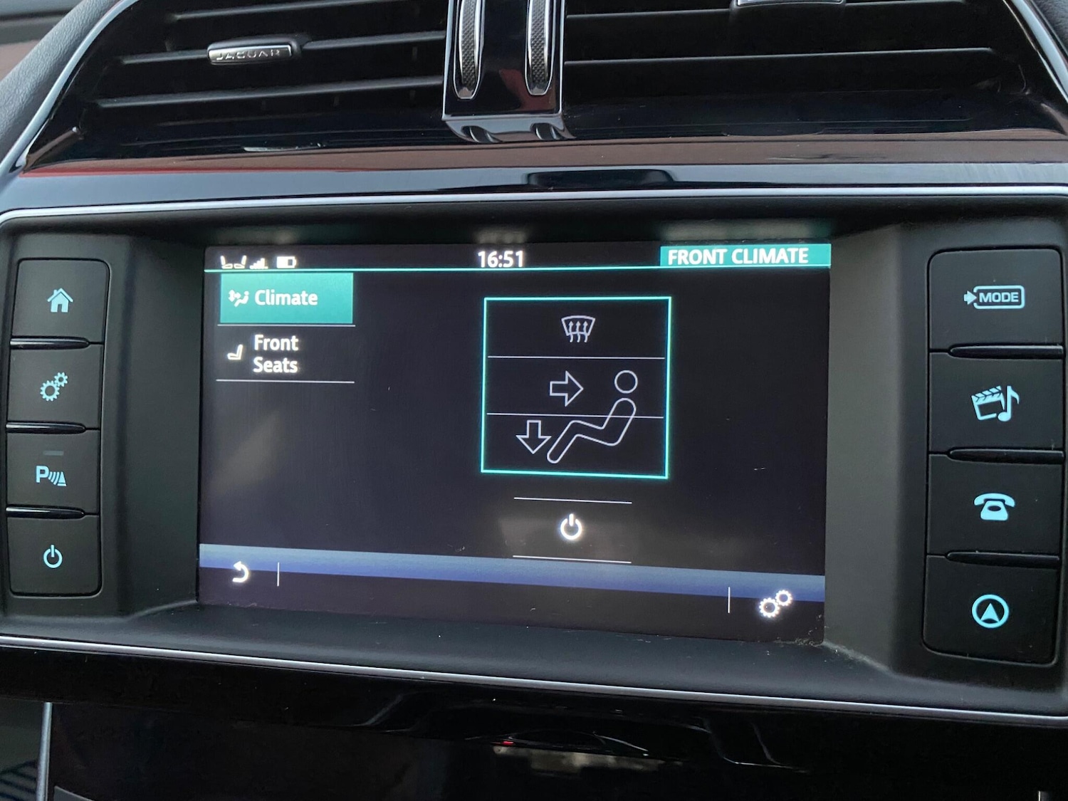 Used Jaguar XE 2016 for sale - 76671320: Photo 40